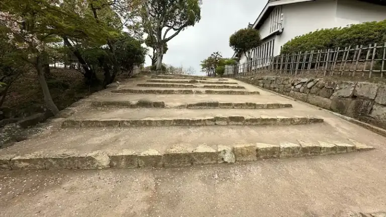 Onnazaka (Women’s Slope)