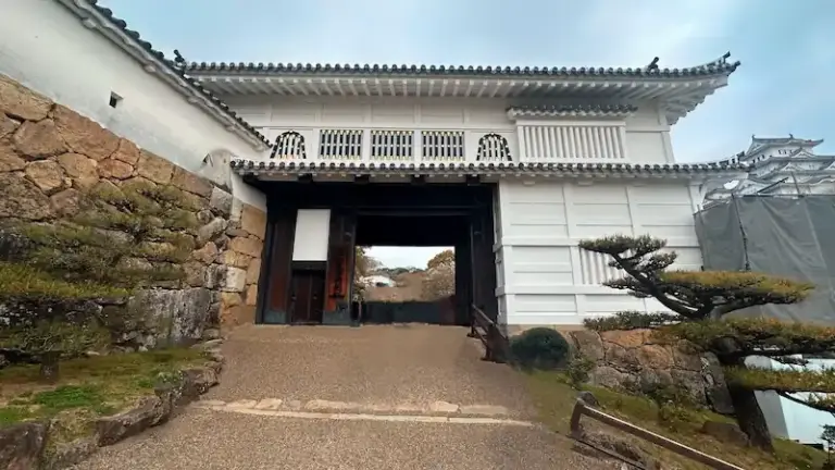 Hishi-no-Mon Gate