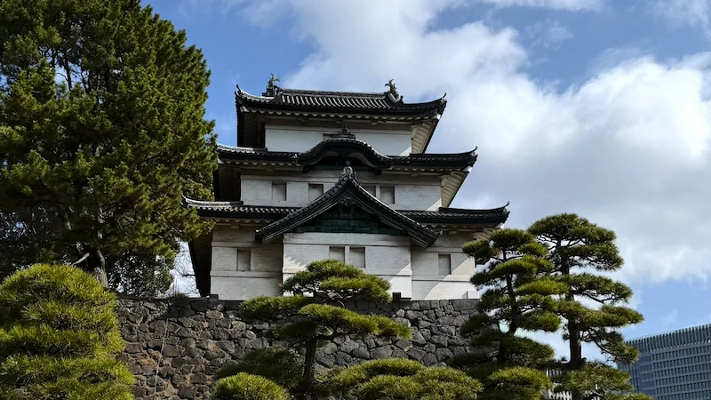 Imperial Palace public tour view toward Fujimi-yagura Turret