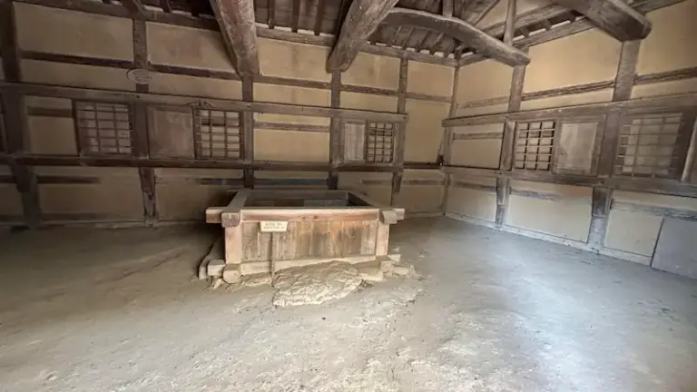 Shioyagura (Salt Turret)