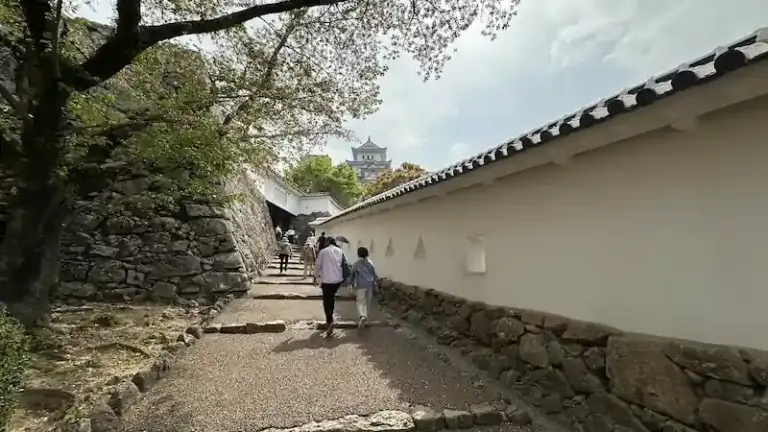 Shōgun-zaka (Shogun’s Slope)