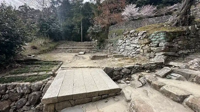 Azuchi Castle Ruins - Site of Hashiba Hideyoshi’s Residence, Stone Wall Remains Believed to Be His Estate