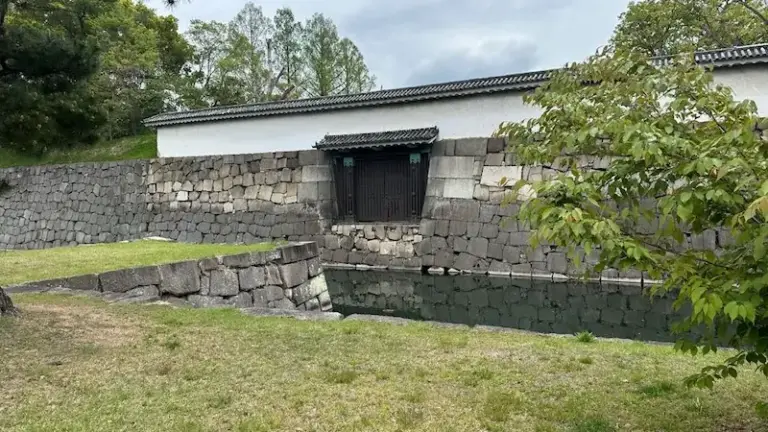 西大手門