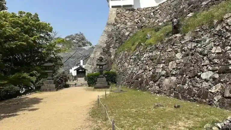 Excavated Gorintō Aggregation Site (出土五輪塔集積場所)