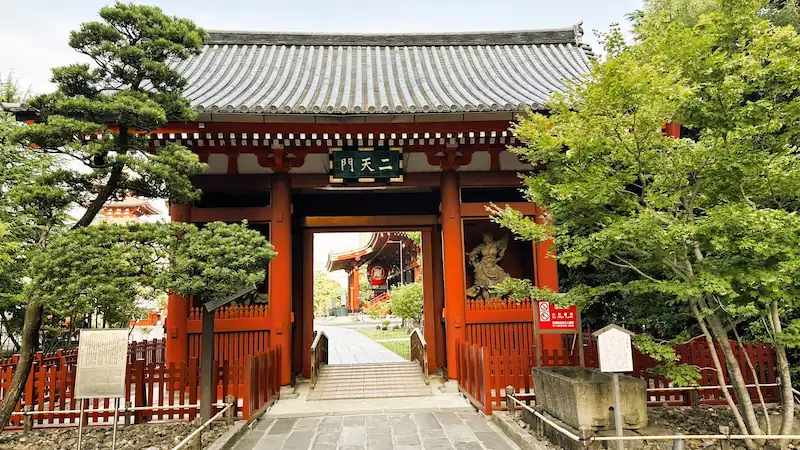 Nitenmon Gate at Sensō-ji Temple