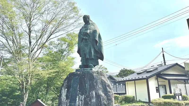天海像