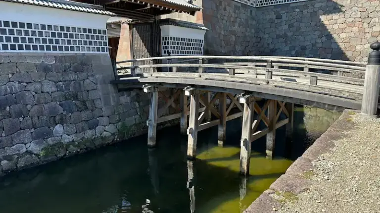 Hashizume Bridge (はしづめばし)