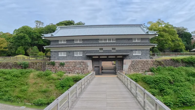 Kanazawa Castle Park – Nezumitamon Gate & Bridge