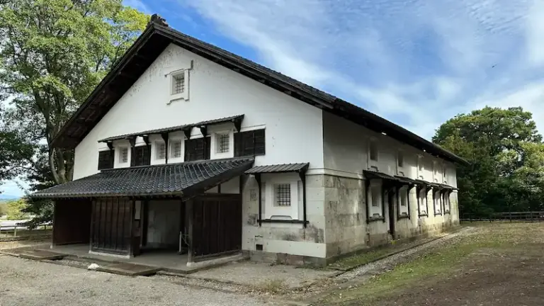 Tsurumaru Warehouse (つるまるそうこ)