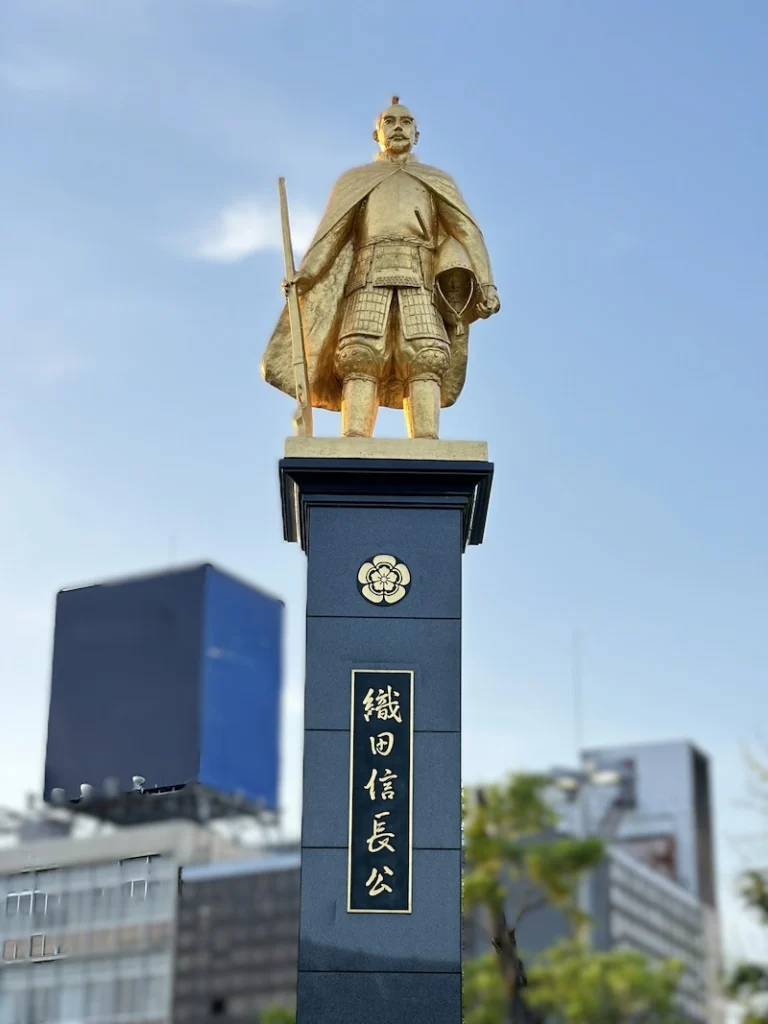Golden statue of Oda Nobunaga at JR Gifu Station (North Exit)