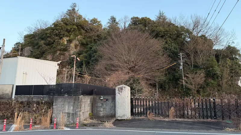 4. At the foot of the Unuma Castle ruins