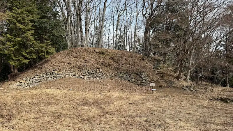 小谷城跡の大広間