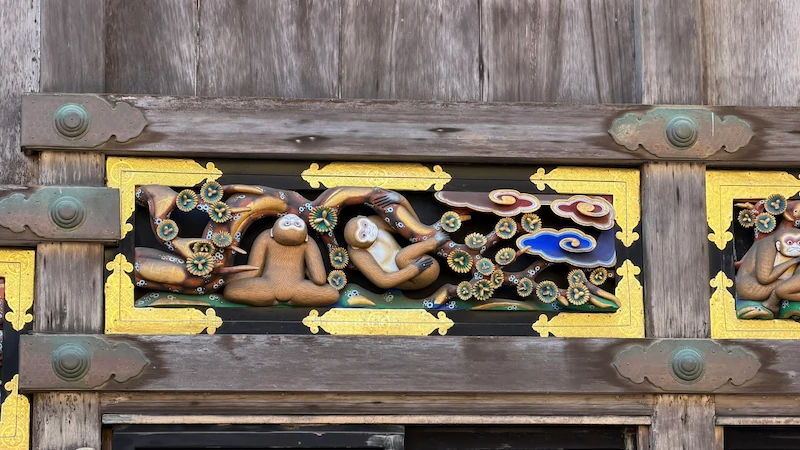 日光東照宮 神厩舎 猿の彫刻群（三猿以外のパネル）