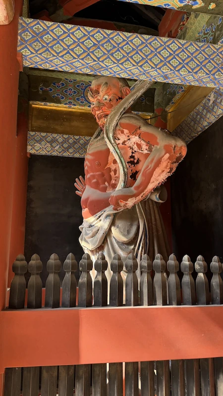 日光東照宮 表門の仁王像（左・朱色）