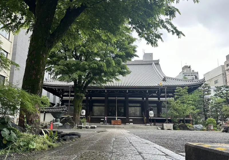 Main hall of the current Honno-ji Temple. Rebuilt in 1928.
