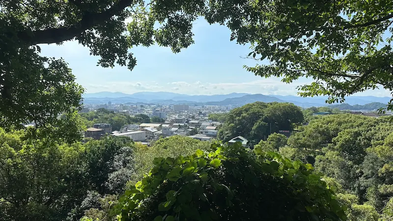 和歌山城山上からの和歌山市街と山並みの眺望