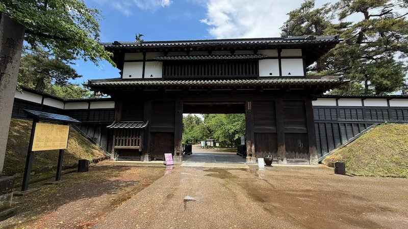 Otemon Gate — the main south entrance to Hirosaki Park (May 2026)