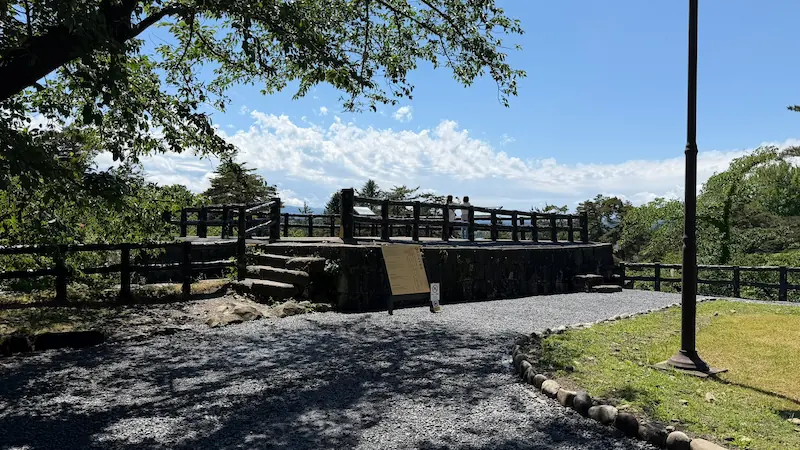 Hitsujisaru turret site, southwest Honmaru — panoramic view (May 2026)