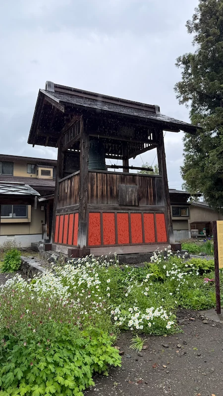 The Kagen-sho bronze bell at Choshoji Temple, dated 1306 — a nationally designated Important Cultural Property