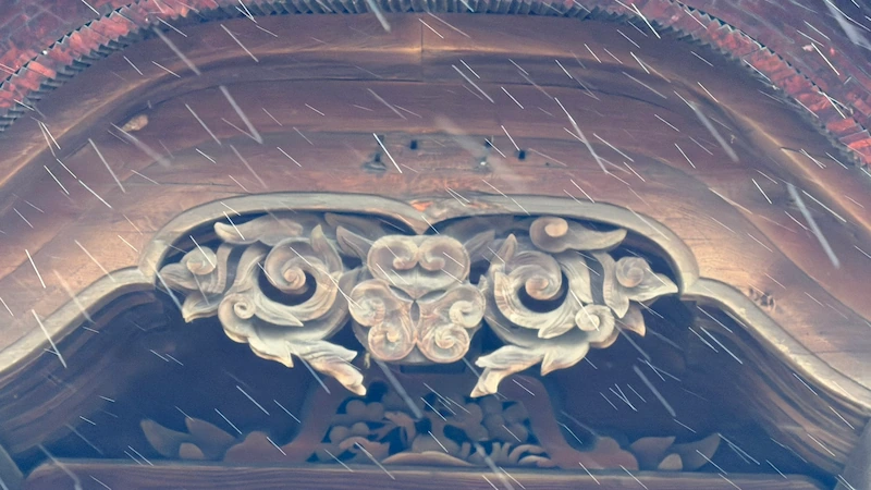 Carved decorations on the Hirosaki Toshogu Main Hall