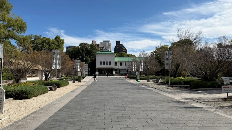 Inside the entrance gate of the Tokugawa Art Museum