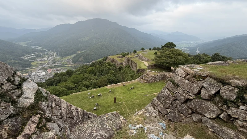 View from a high point toward Minami-Ninomaru (the South Ninomaru bailey).