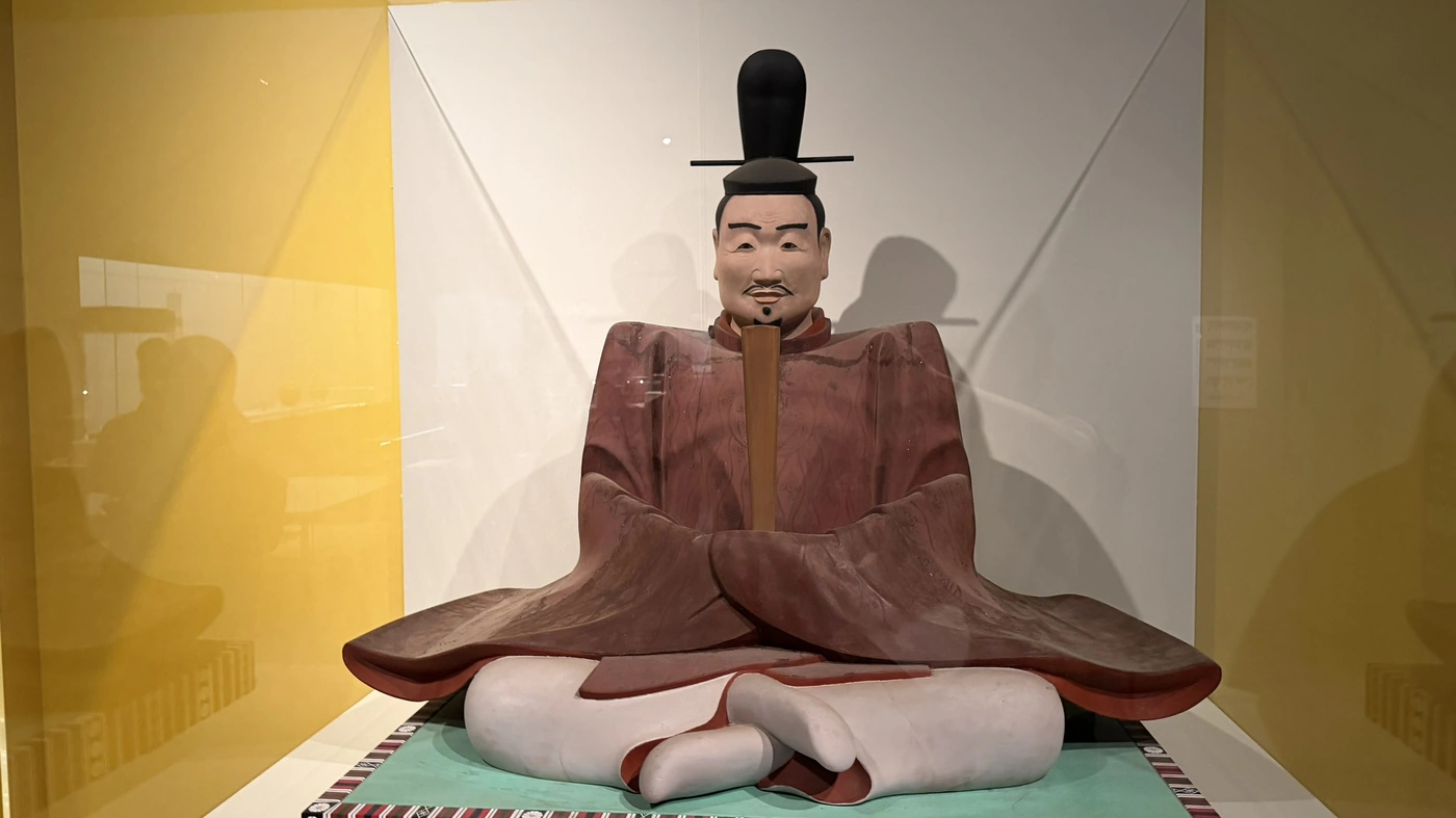 Close-up of the face of the Toyotomi Hidenaga statue