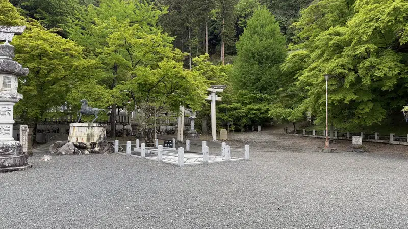 Ohofura Shrine's grounds surrounded by fresh spring greenery