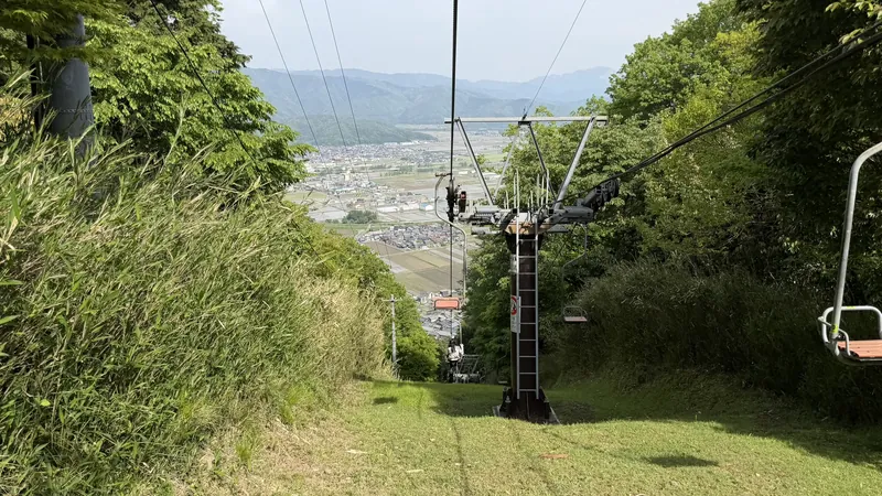 Riding the Shizugatake Lift toward the summit