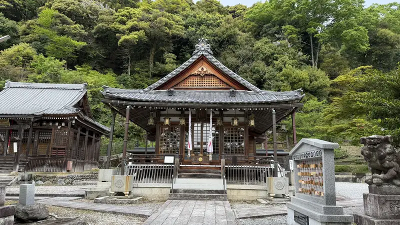 Front view of Ohofura Shrine's main building
