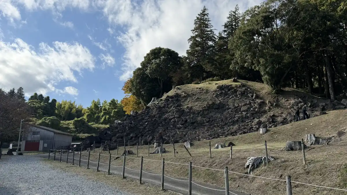 Dry-stacked stone walls at the entrance to Ishigakiyama Castle