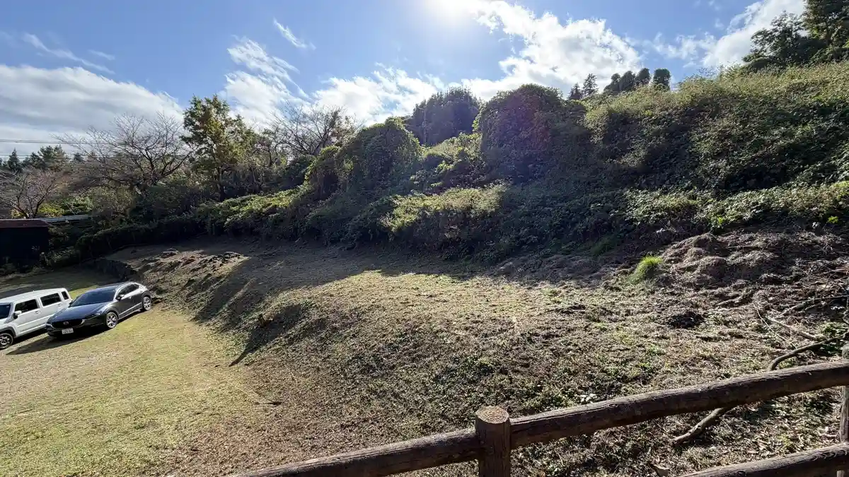 Dry-stacked stone walls at the entrance to Ishigakiyama Castle