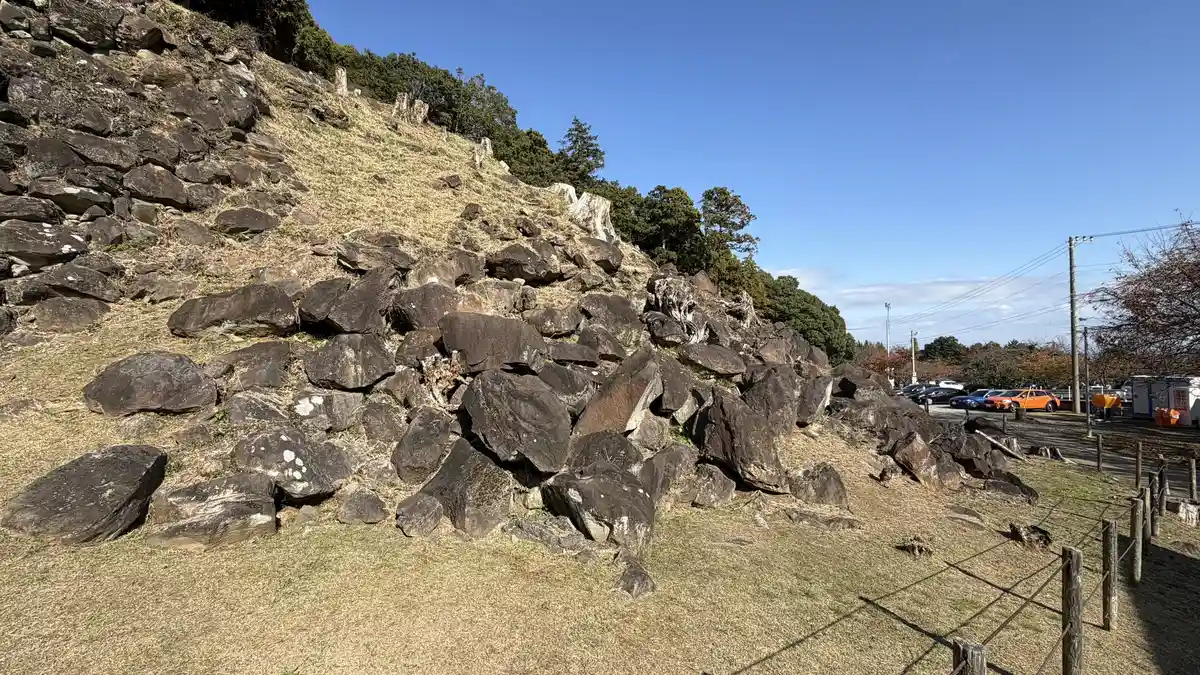 Dry-stacked stone walls at the entrance to Ishigakiyama Castle