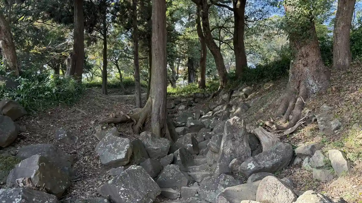 Large stone walling near the east entrance