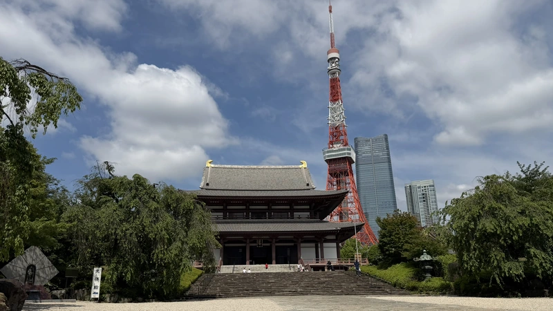 Precinct view of Daiden and Tokyo Tower