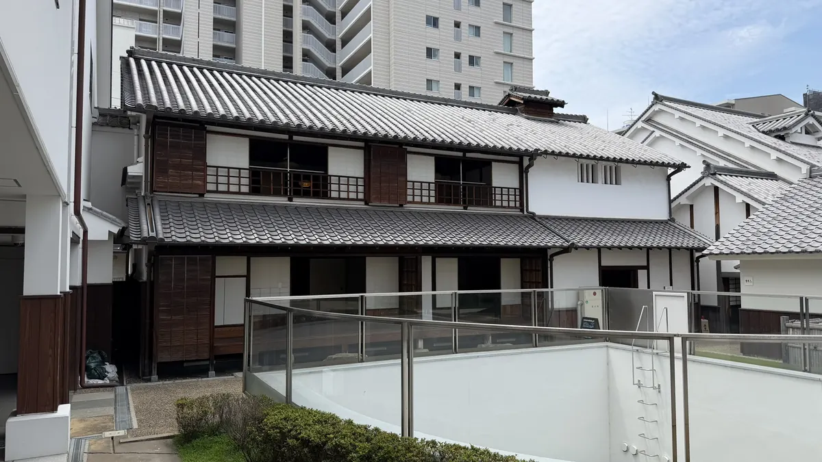 Tiled roof and lattice windows of the former Ishibashi residence