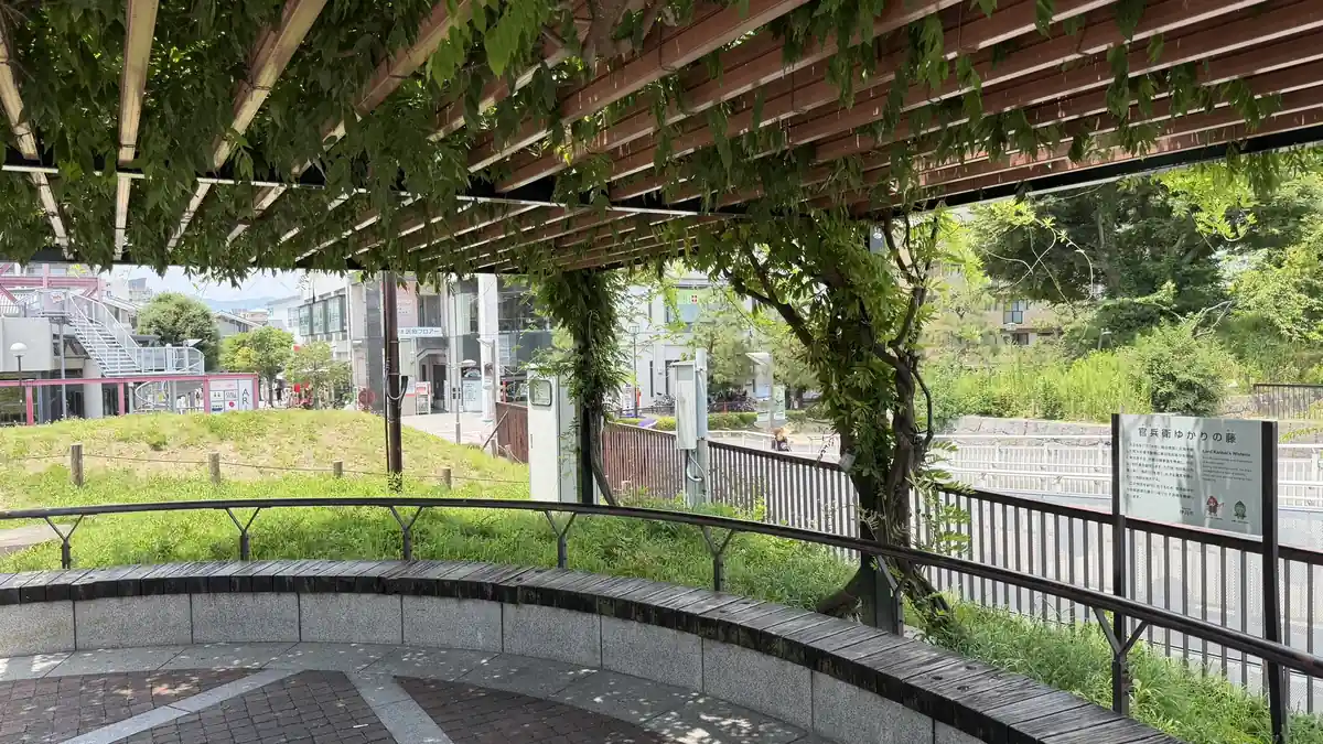 Wisteria trellis planted at Arioka Castle Ruins in memory of Kuroda Kanbei