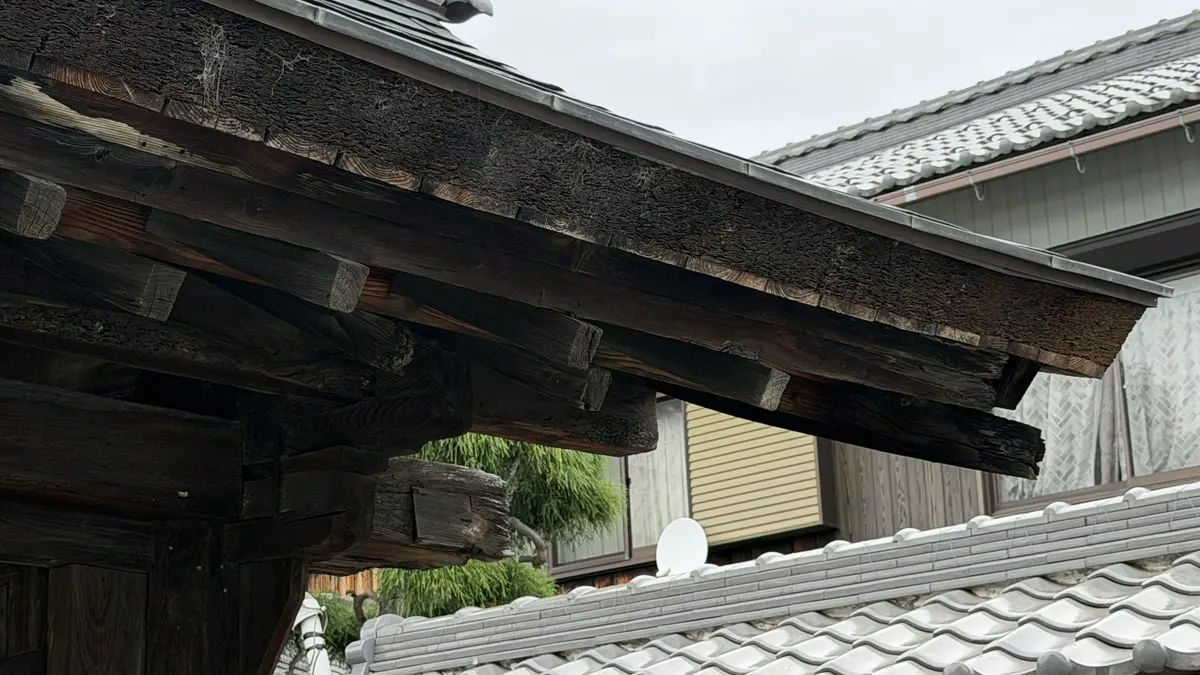 光澤寺山門の軒と木の組み物