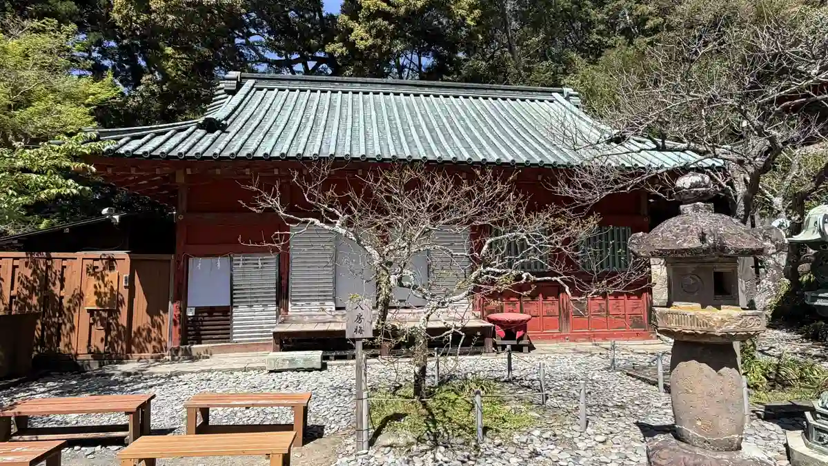 The Hie Shrine building at Kunozan Toshogu with vermilion walls and a copper-coloured roof