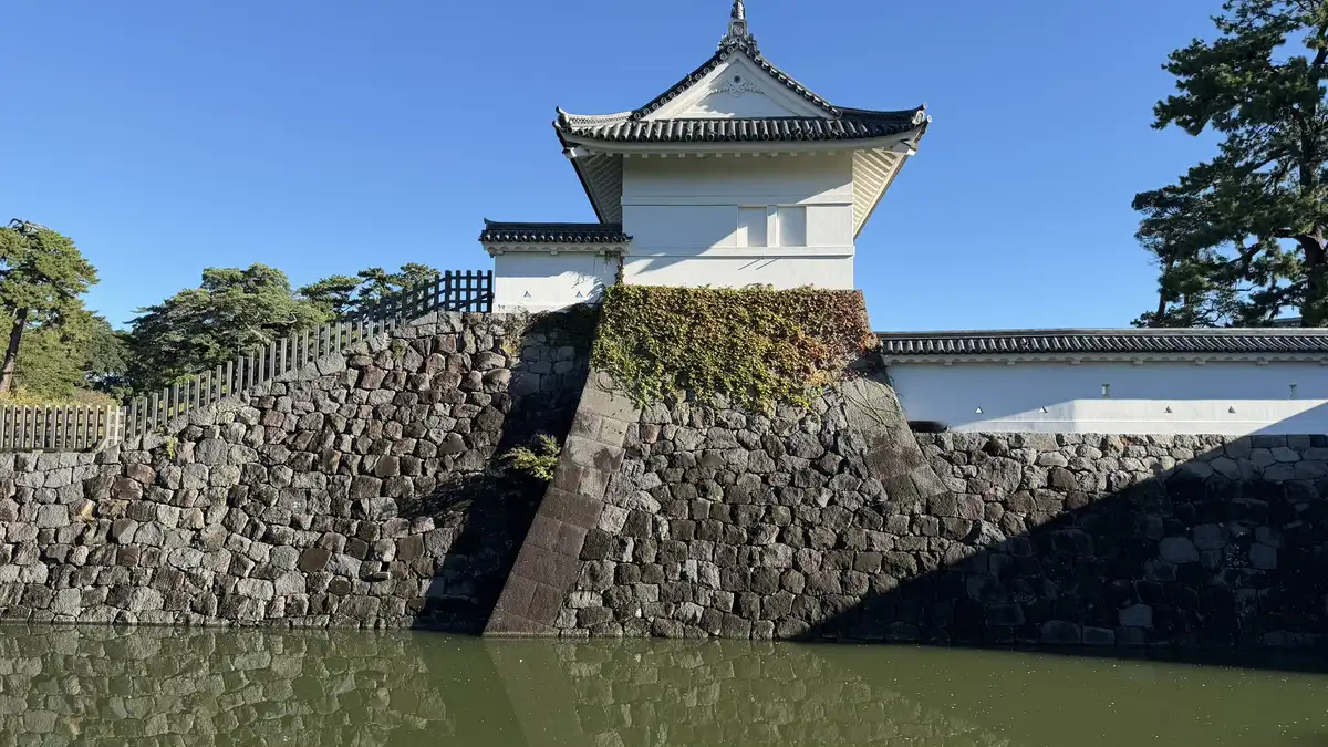 Akagane Gate seen from an angle across the moat
