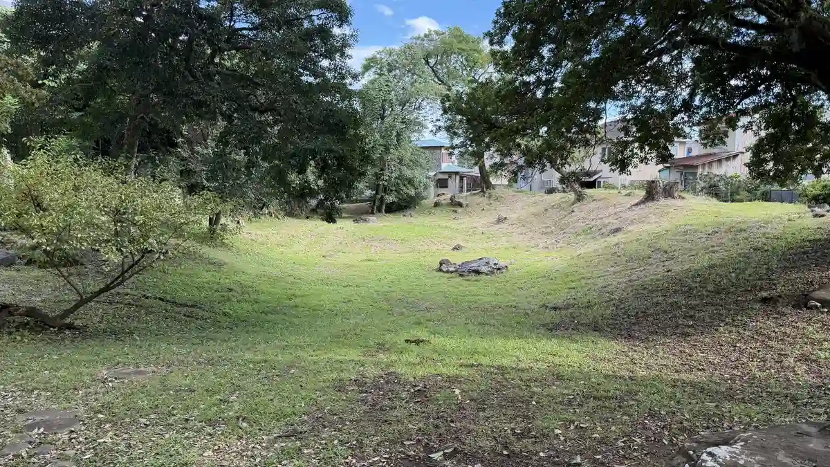 Grassy hollow of the moat and rampart at Hayakawaguchi