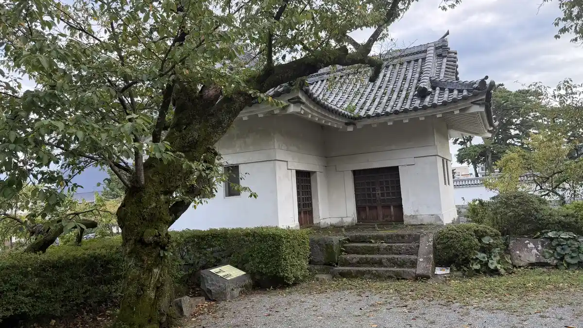Ninomaru corner turret seen across the east moat
