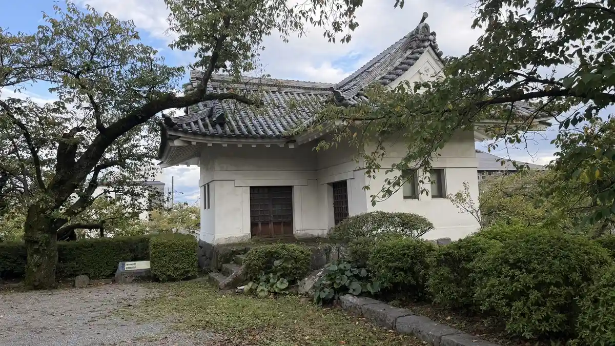 Ninomaru corner turret with its white walls on a stone base