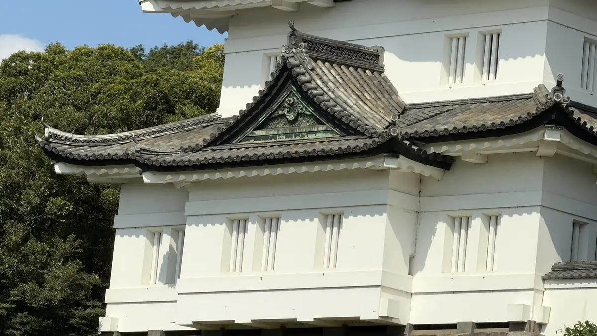伏見櫓の白壁と窓