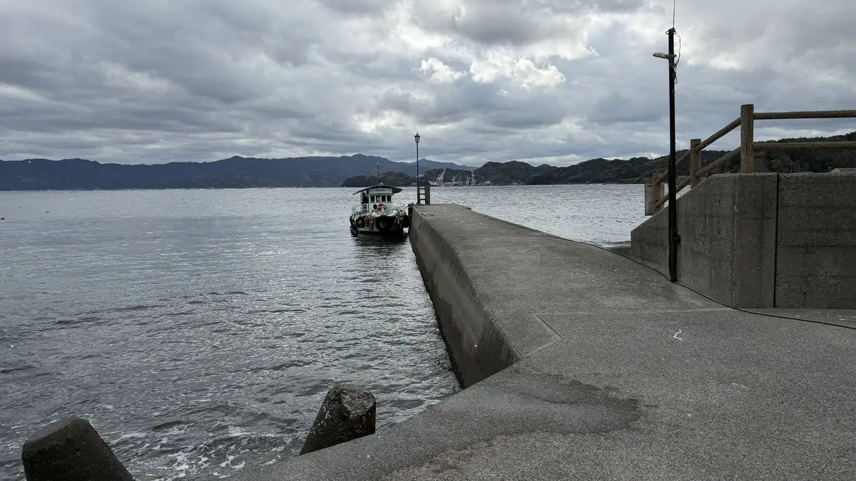 Kuroshima pier and ferry