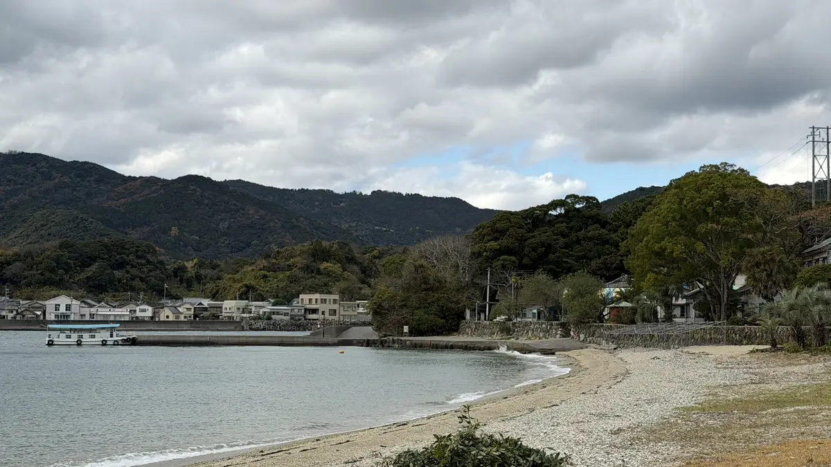 Beach looking toward the pier