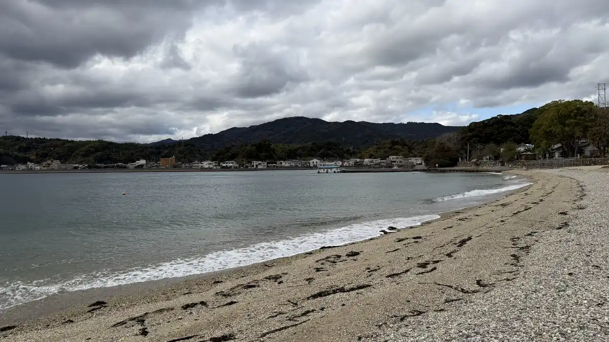Curving beach and sea